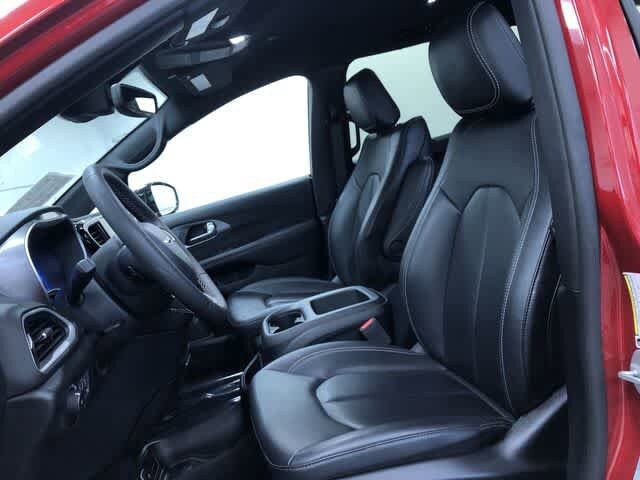 Thumbnail: 2025 Chrysler Pacifica - 19