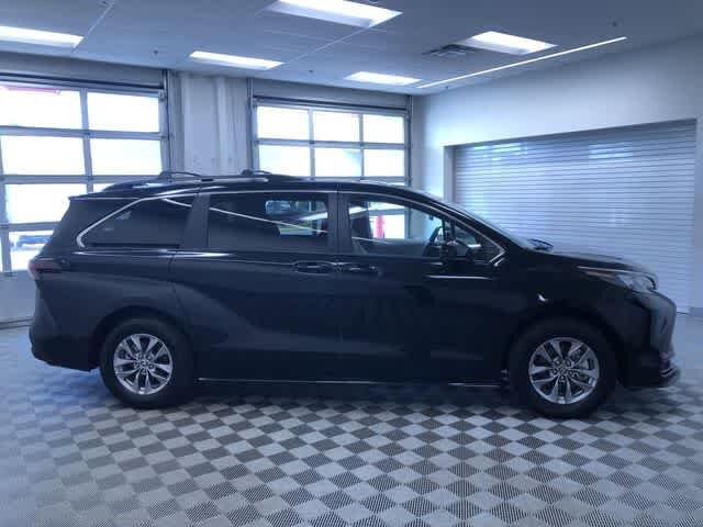 Thumbnail: 2026 Toyota Sienna - 35