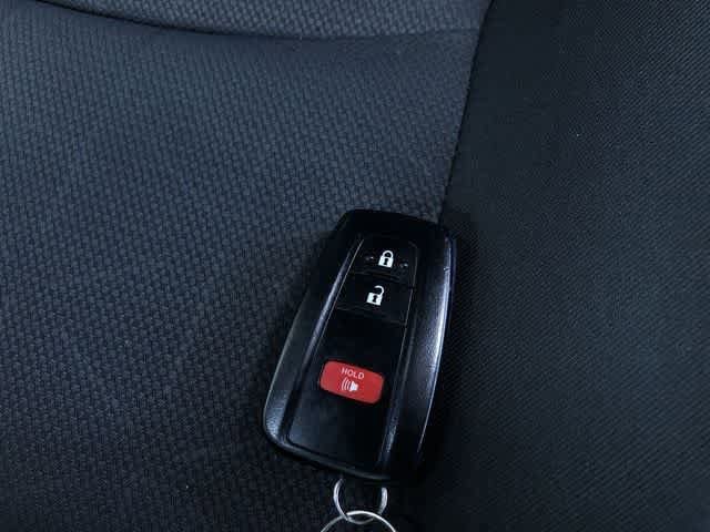 Thumbnail: 2025 Toyota RAV4 - 31