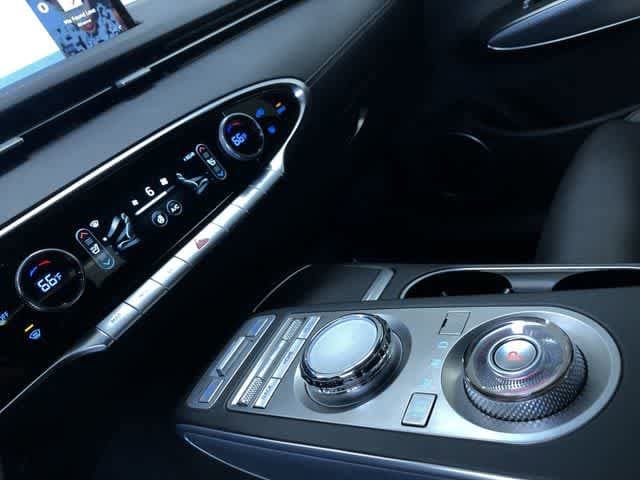 Thumbnail: 2023 Genesis GV70 - 31