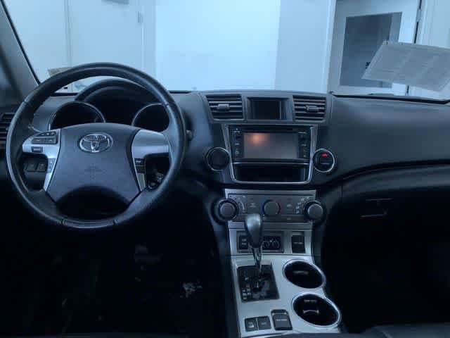 Thumbnail: 2013 Toyota Highlander - 9