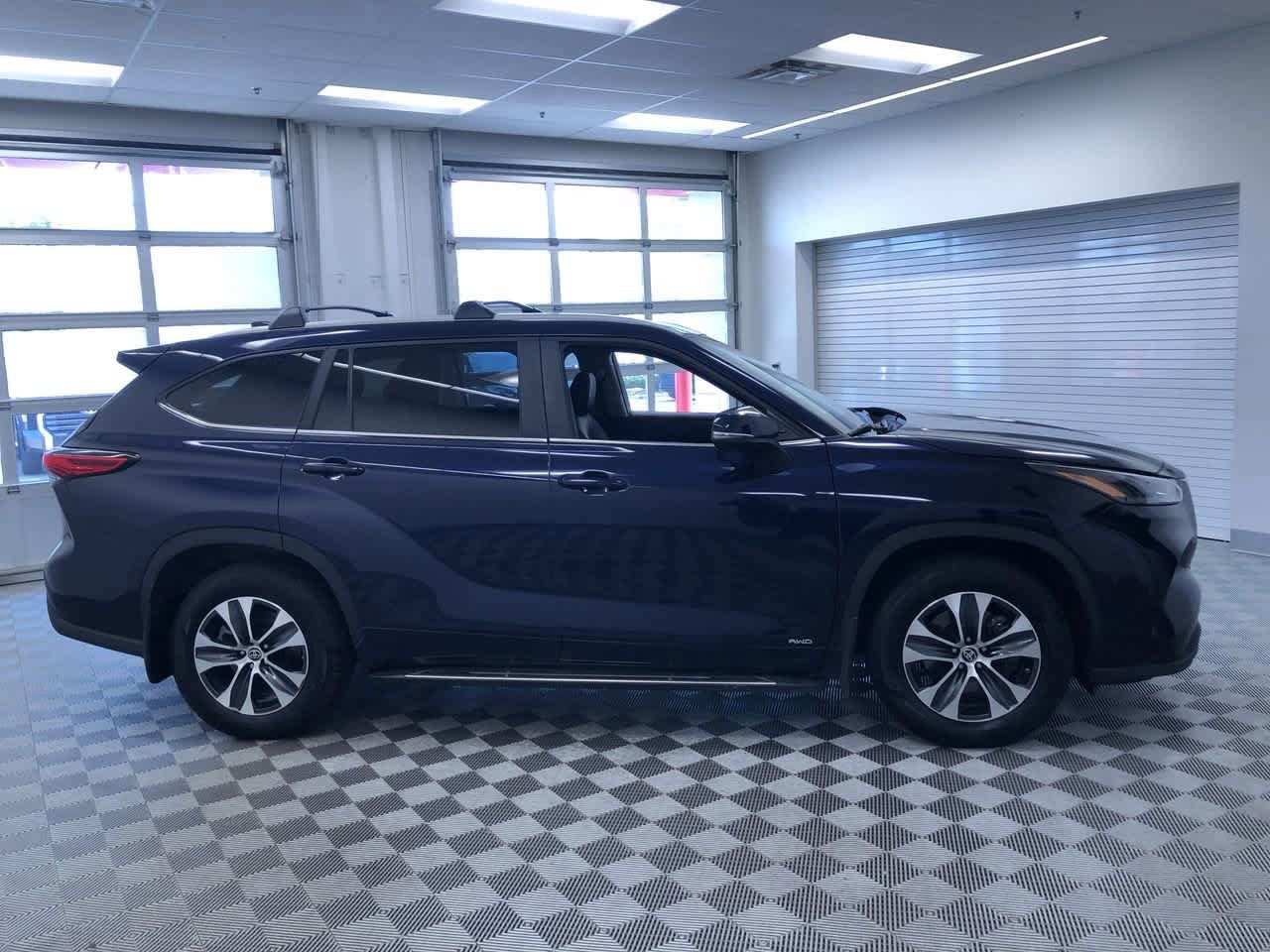 2023 Toyota Highlander XLE 37