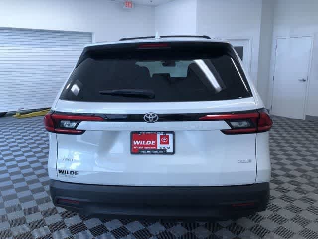 Thumbnail: 2024 Toyota Grand Highlander - 16