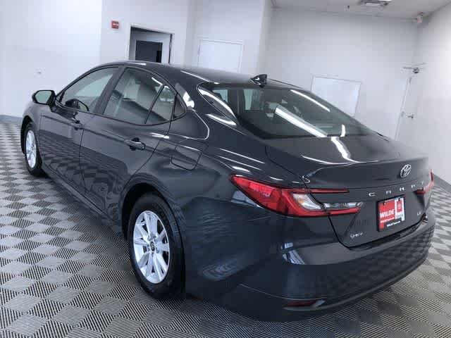 2025 Toyota Camry SE photo 4