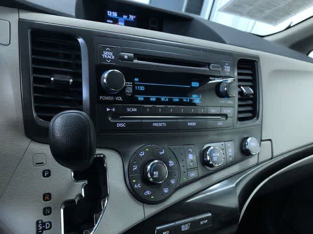 Thumbnail: 2012 Toyota Sienna - 30