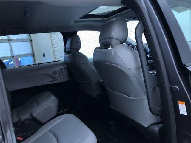 Thumbnail: 2025 Toyota Sienna - 22