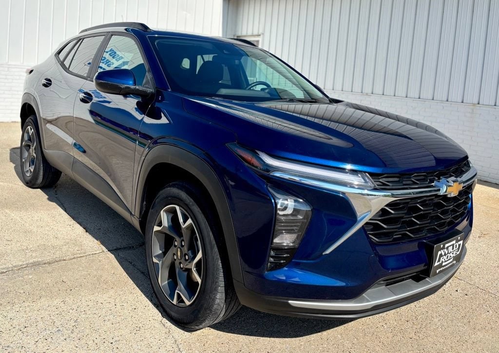 Used 2024 Chevrolet Trax LT with VIN KL77LHE25RC134431 for sale in Shenandoah, IA