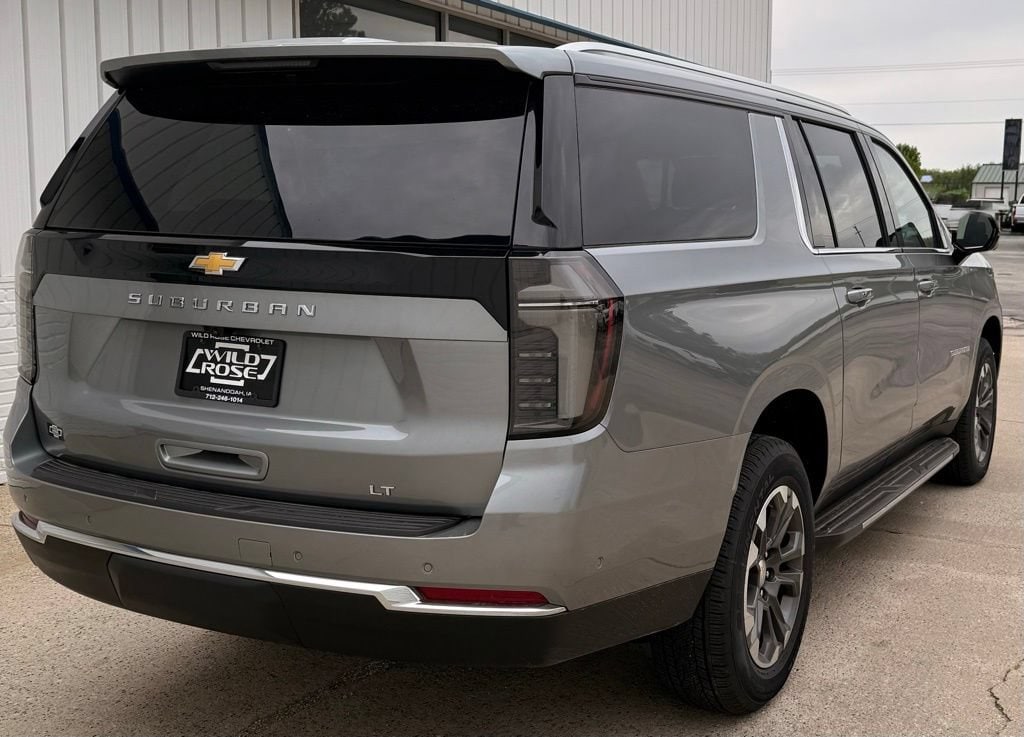 2026 Chevrolet Suburban LT - Photo 6