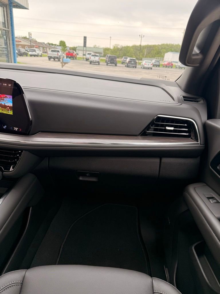 2026 Chevrolet Suburban LT - Photo 27