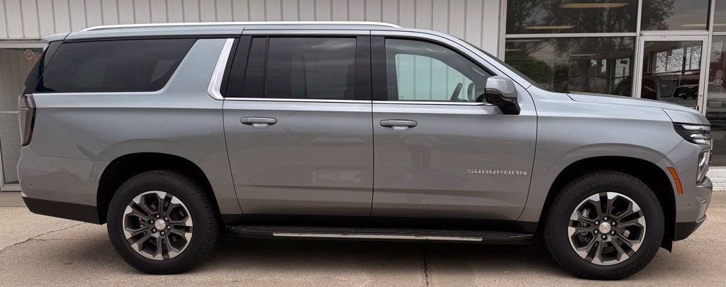 2026 Chevrolet Suburban LT