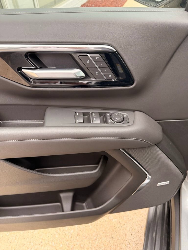 2026 Chevrolet Suburban LT - Photo 12