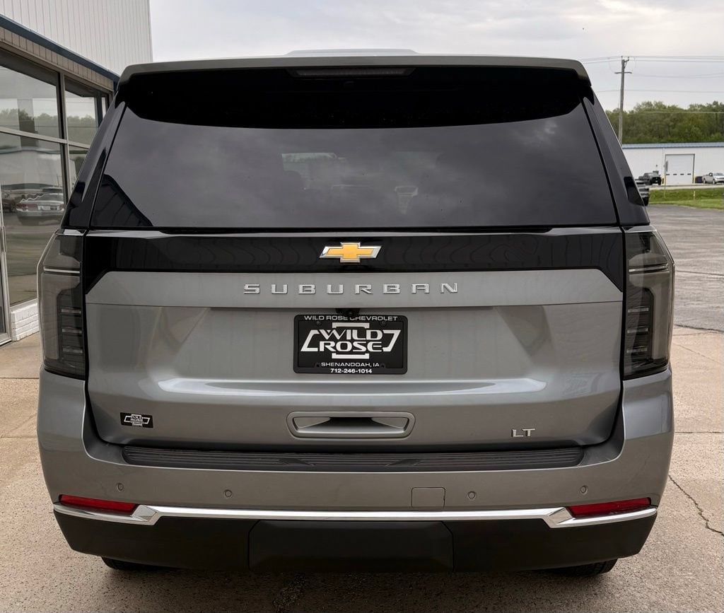 2026 Chevrolet Suburban LT - Photo 7