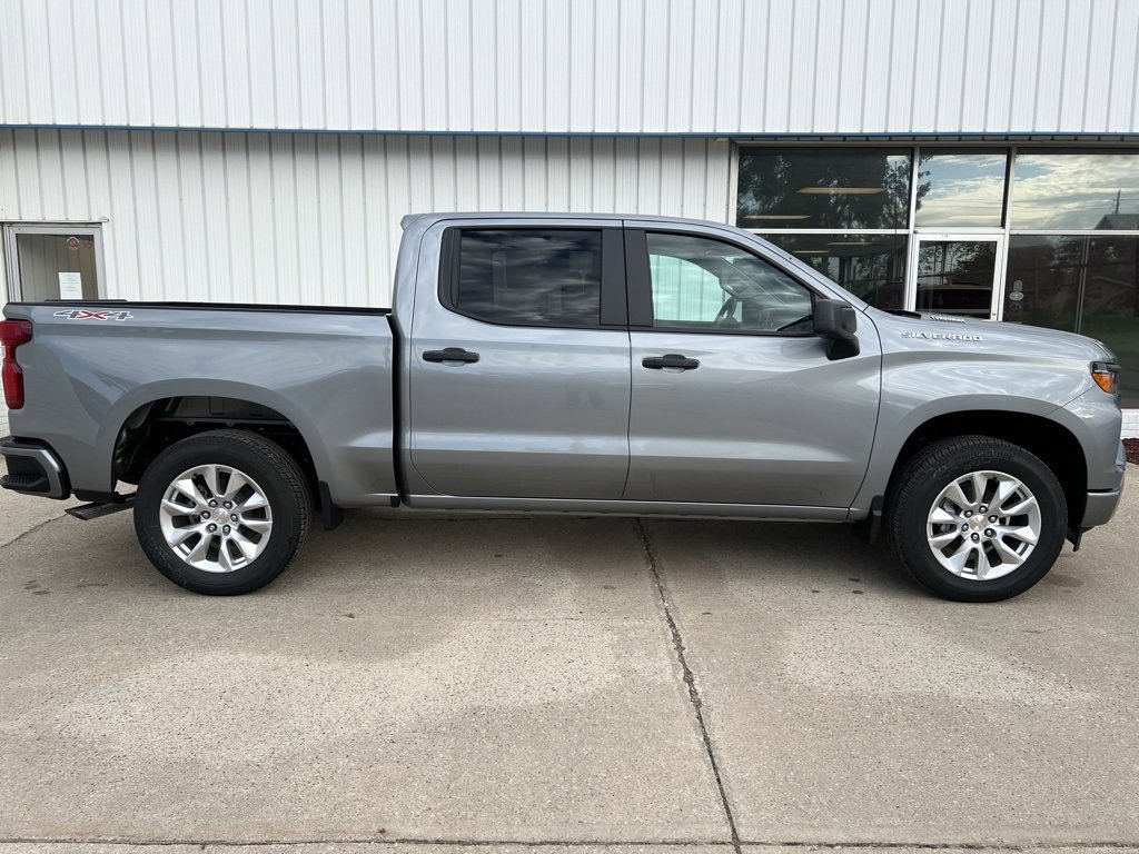 2026 Chevrolet Silverado 1500 Custom's photo