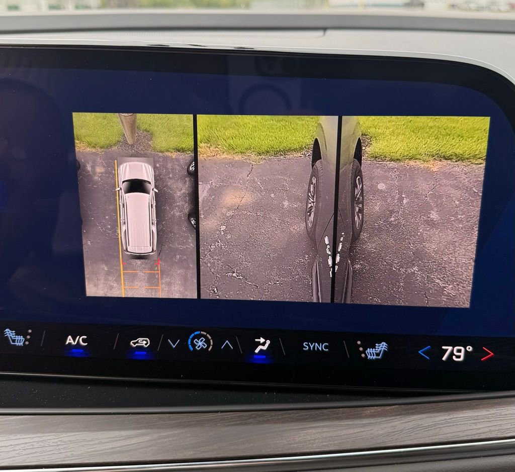 2026 Chevrolet Suburban LT - Photo 35