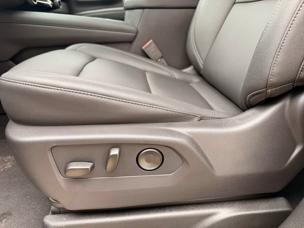 2026 Chevrolet Suburban LT - Photo 13