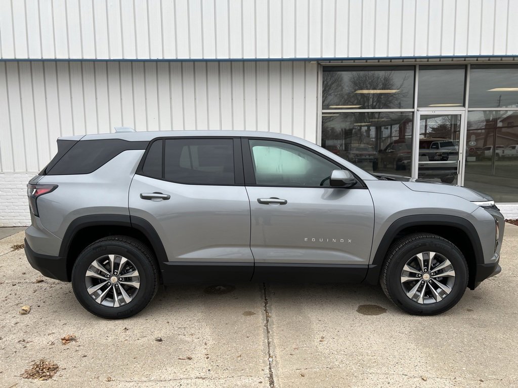 2026 Chevrolet Equinox LT's photo