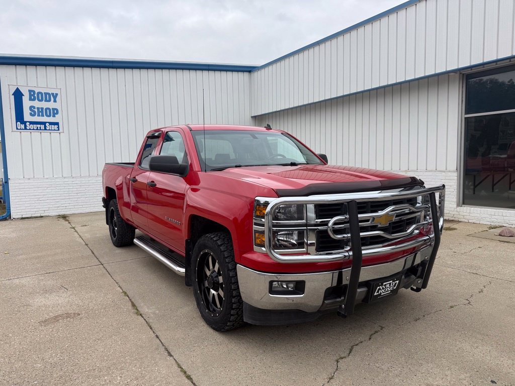 Used 2014 Chevrolet Silverado 1500 LT with VIN 1GCVKREC0EZ278598 for sale in Shenandoah, IA