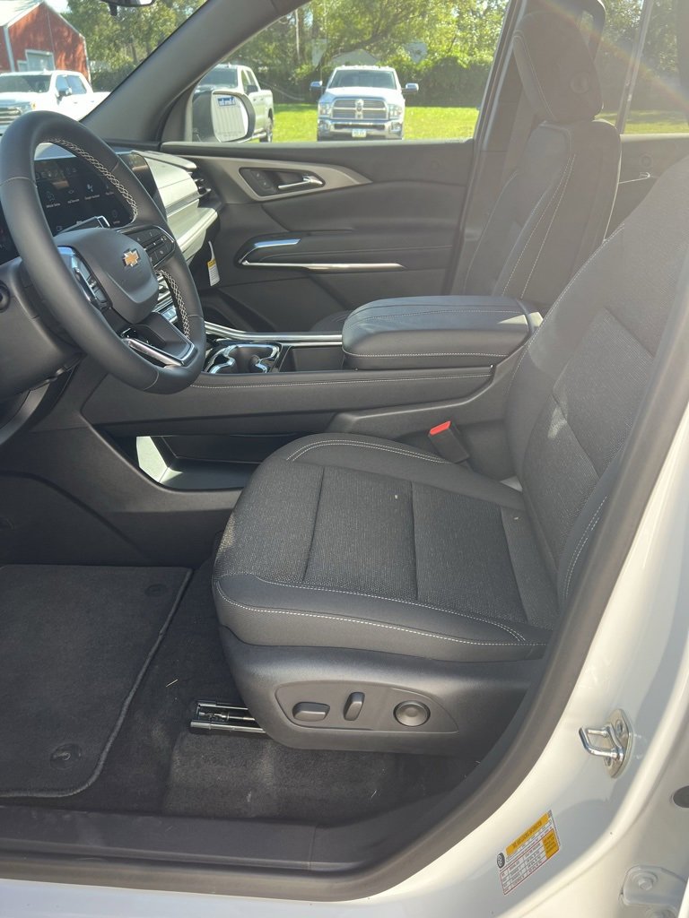 2025 Chevrolet Traverse LT - Photo 10