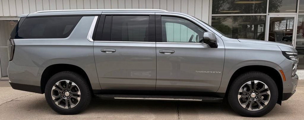 New 2026 Chevrolet Suburban LT SUV