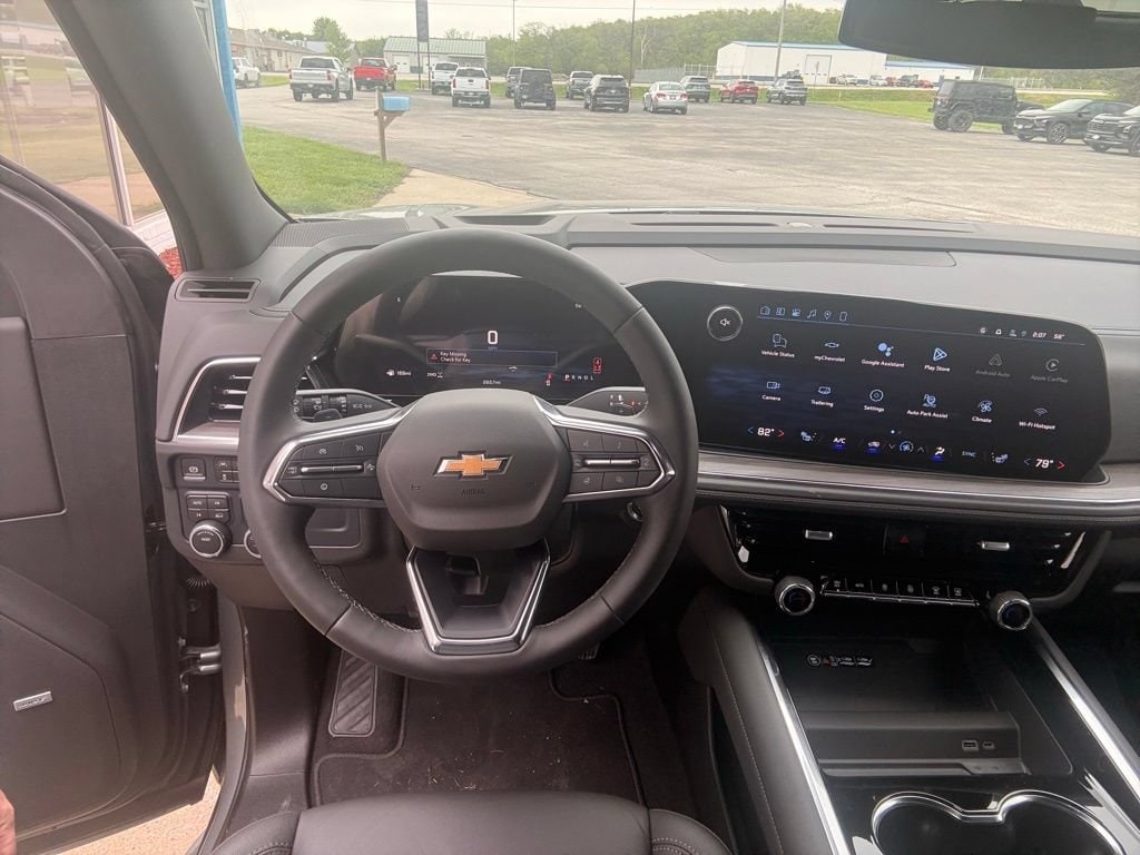 2026 Chevrolet Suburban LT - Photo 15