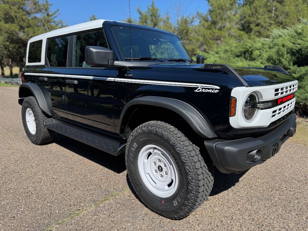 2025 Ford Bronco Heritage First Edition photo 3