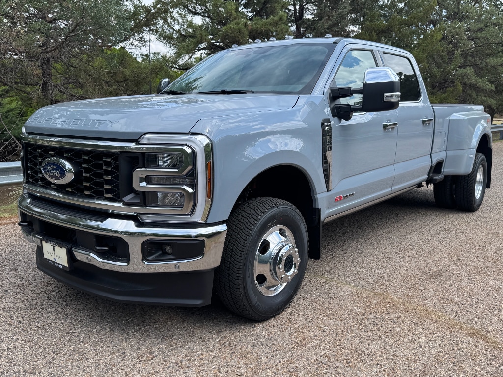 2026 Ford F-350 Lariat 4x4 Crew Cab 8' Box DRW's photo