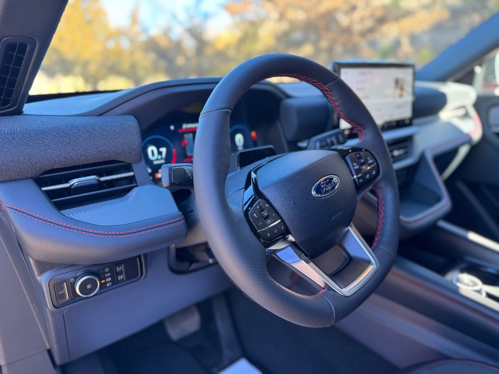 2026 Ford Explorer ST-Line - Photo 12