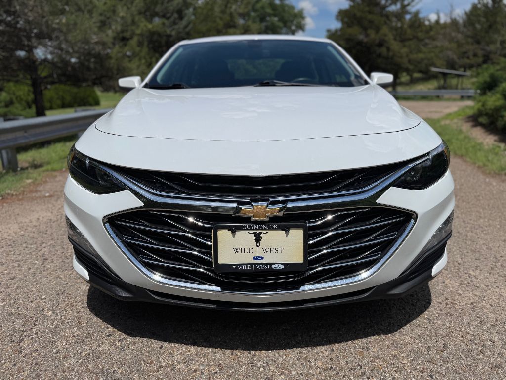Used 2019 Chevrolet Malibu 1LT with VIN 1G1ZD5ST1KF179464 for sale in Guymon, OK