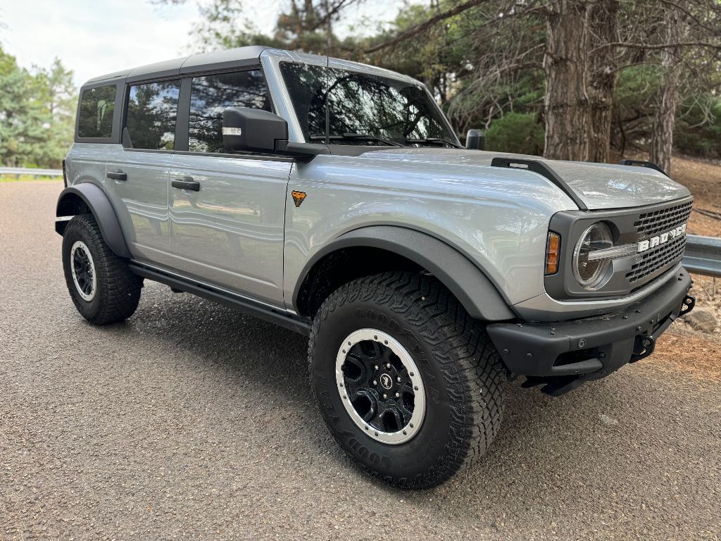 2024 Ford Bronco Badlands photo 3