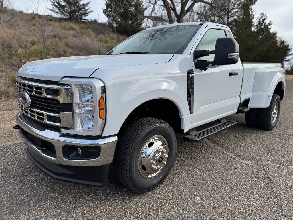 2026 Ford F-350 Super Duty XLT's photo