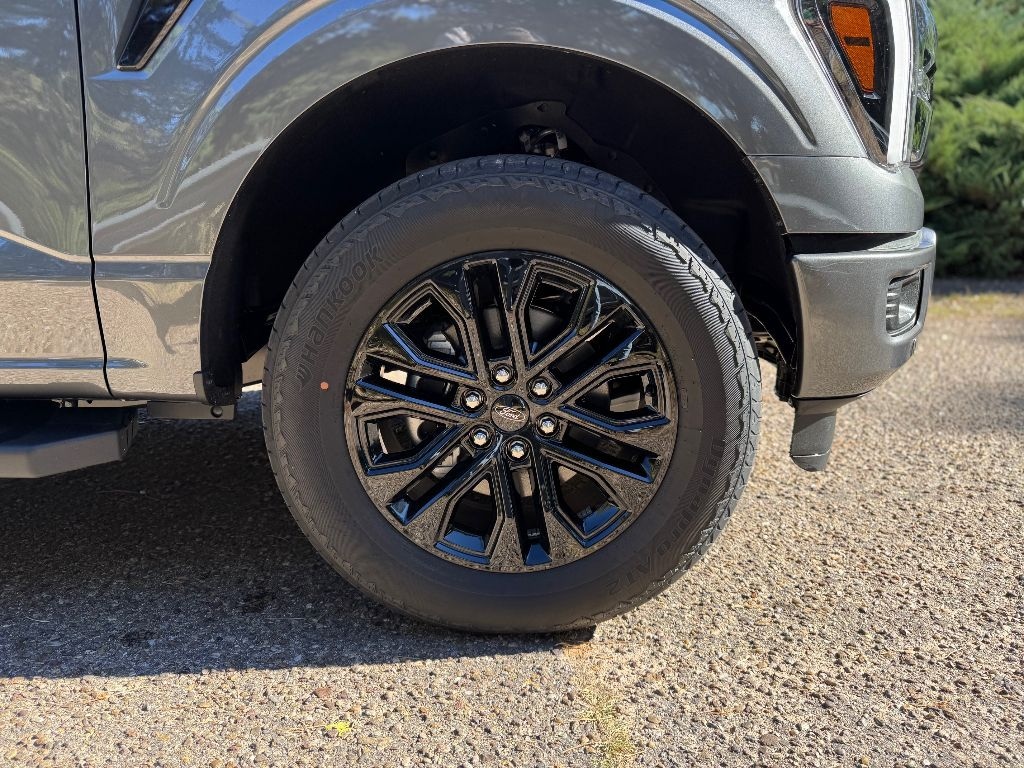 New 2025 Ford F-150 Lariat Crew Cab