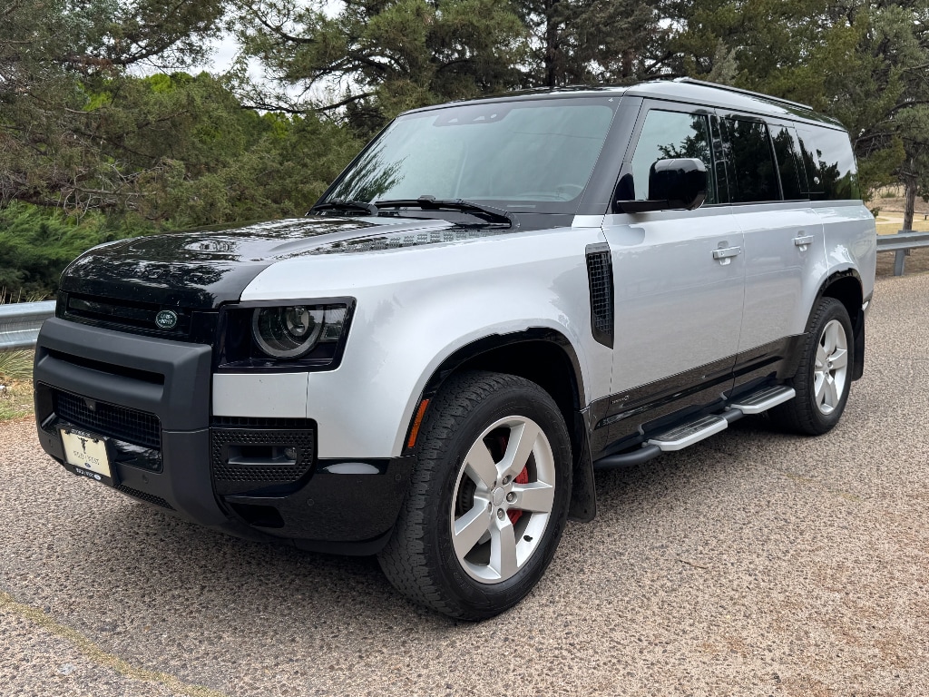 2023 Land Rover Defender X's photo