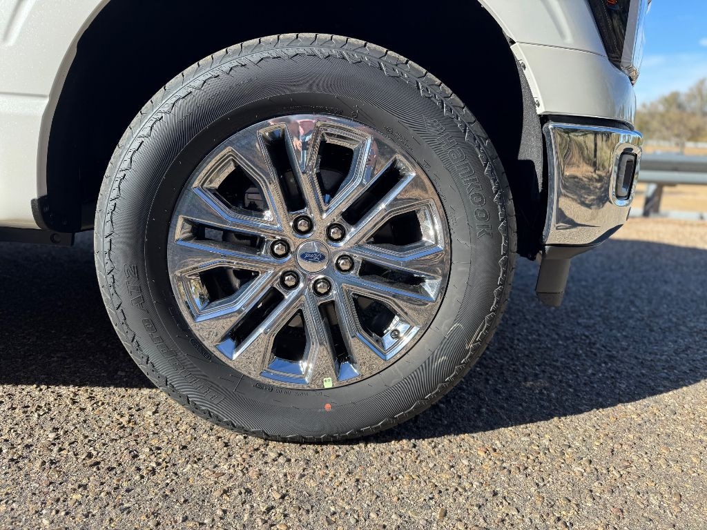 New 2025 Ford F-150 Lariat Crew Cab