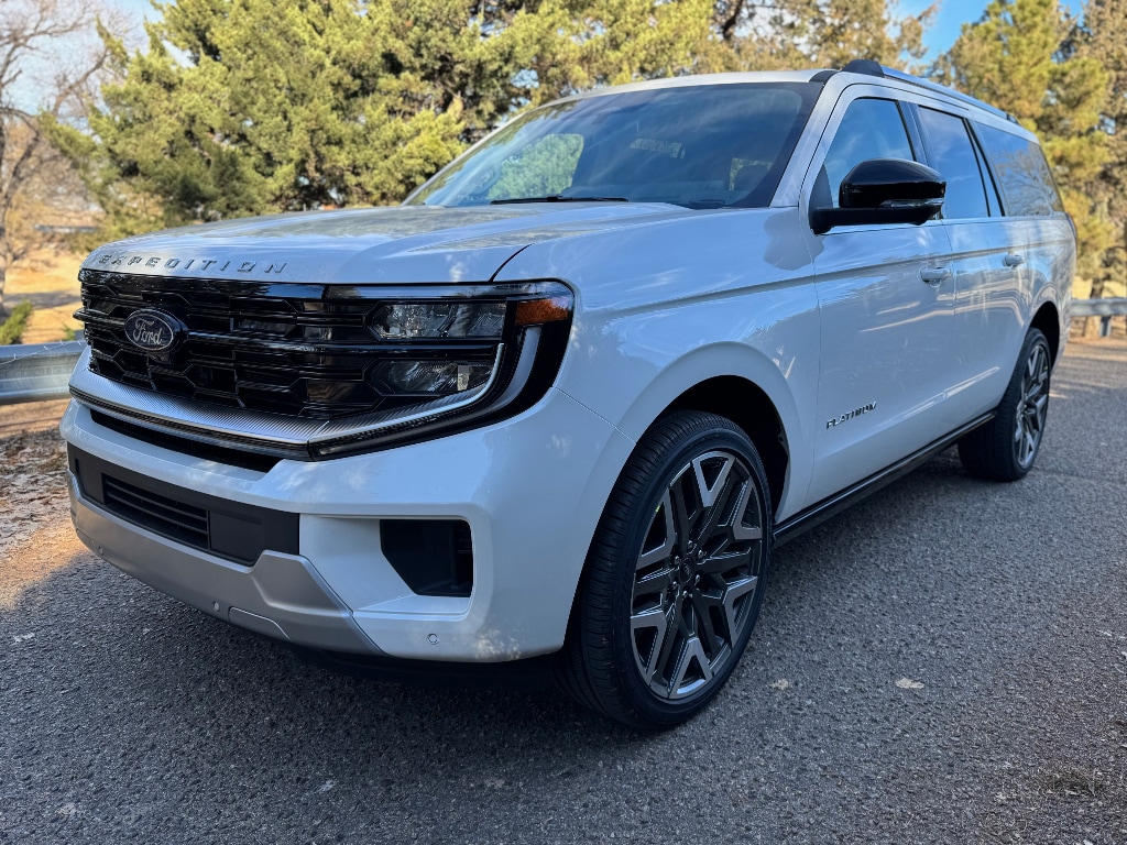 2025 Ford Expedition Platinum's photo