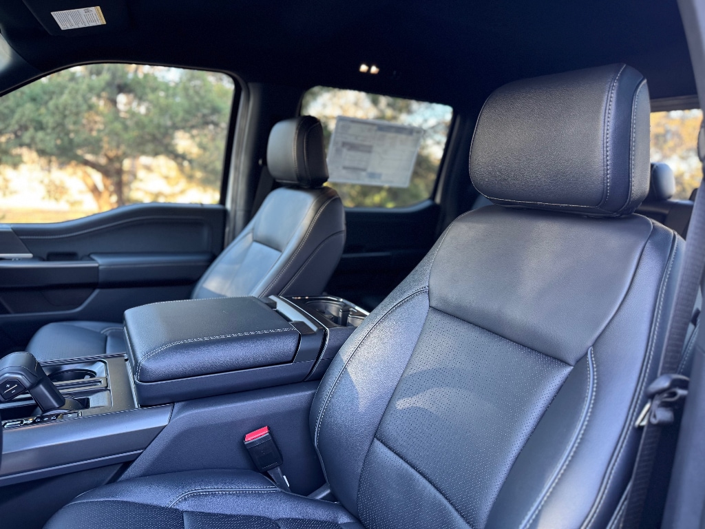 2025 Ford F-150 Lariat - Photo 11