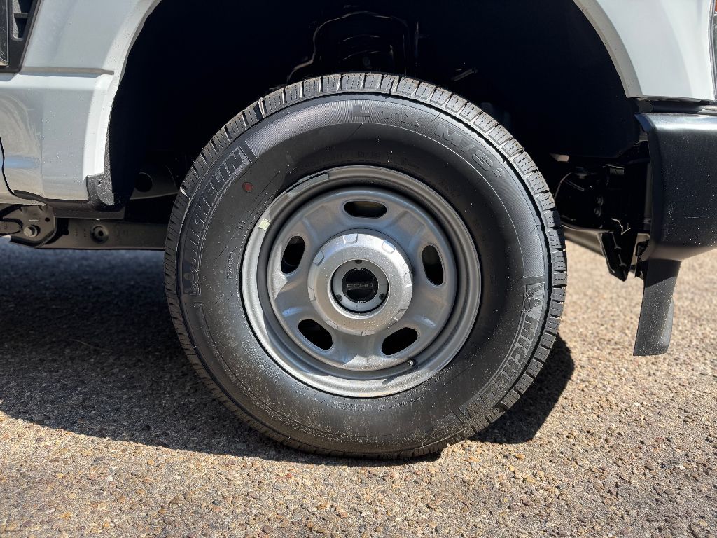 2026 Ford F-250 XL photo 4