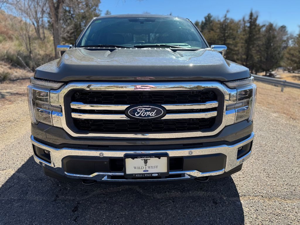 2025 Ford F-150 Lariat photo 2