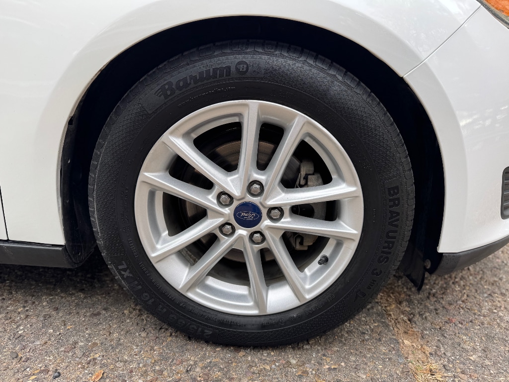 Used 2016 Ford Focus SE Hatchback