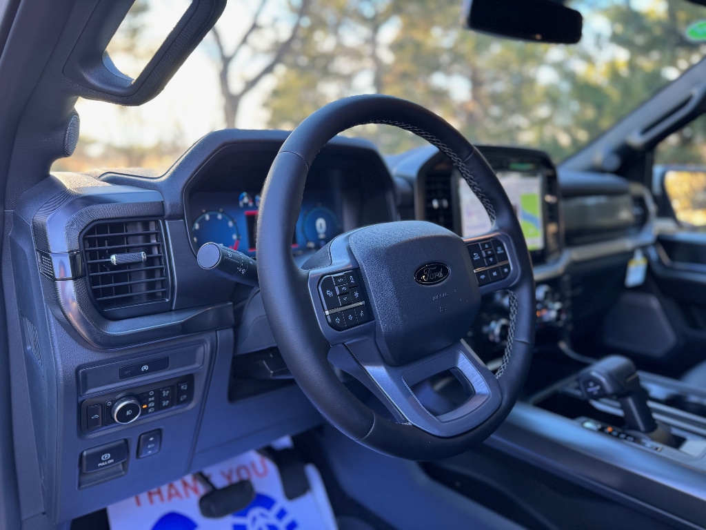 2025 Ford F-150 Lariat - Photo 12