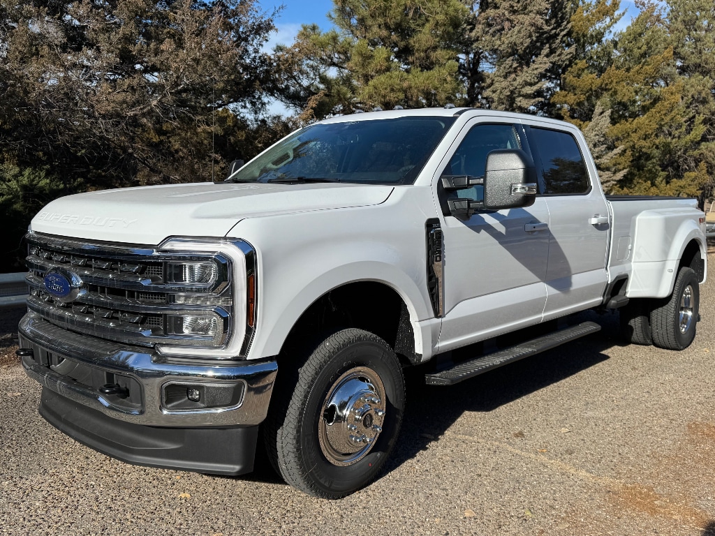 2026 Ford F-350 Super Duty XLT's photo