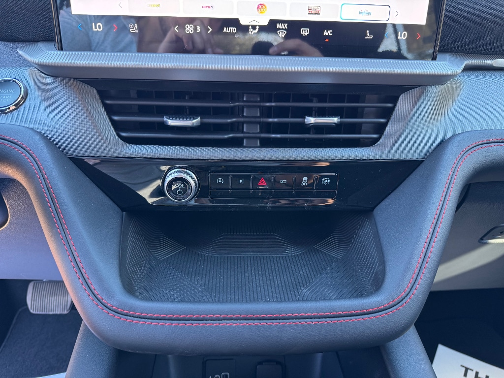 2026 Ford Explorer ST-Line - Photo 16