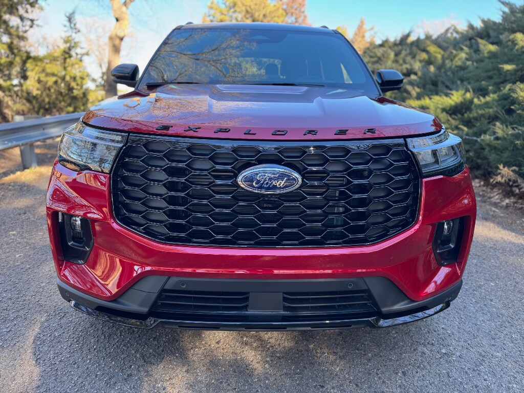 2026 Ford Explorer ST-Line - Photo 2