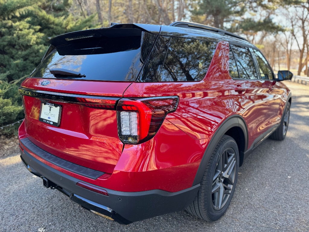 2026 Ford Explorer ST-Line - Photo 5