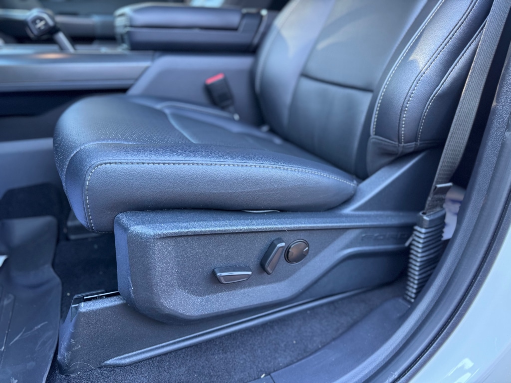 2025 Ford F-150 Lariat - Photo 10