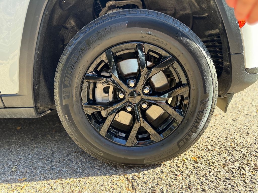 Used 2024 Jeep Grand Cherokee L Altitude Sport Utility