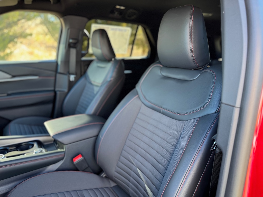 2026 Ford Explorer ST-Line - Photo 11
