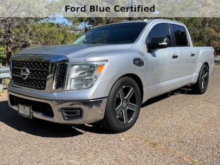 2017 Nissan Titan SV Crew Cab