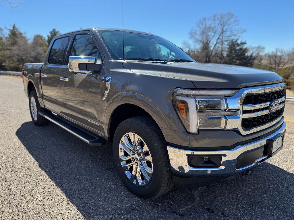 2025 Ford F-150 Lariat photo 3