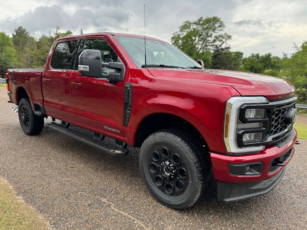 2025 Ford F-250 Lariat photo 3