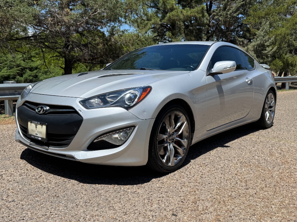 2015 Hyundai Genesis Coupe 3.8 Ultimate 8-Speed A/T's photo